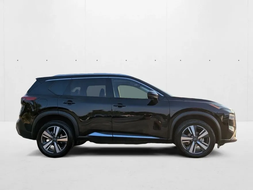2023 Nissan Rogue SL photo 1