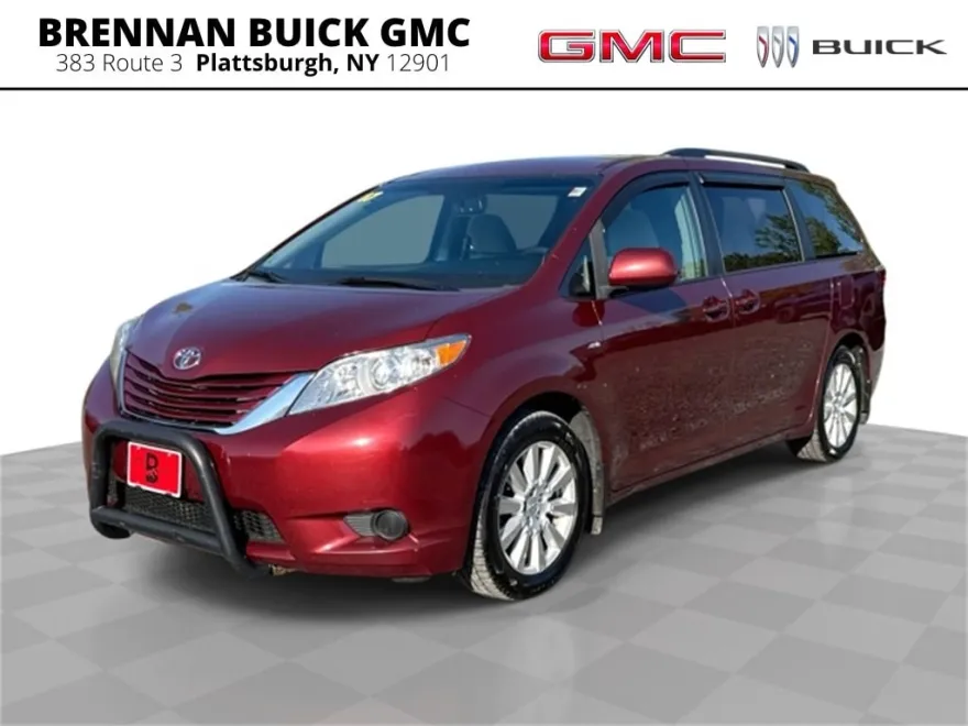 2017 Toyota Sienna LE photo 1