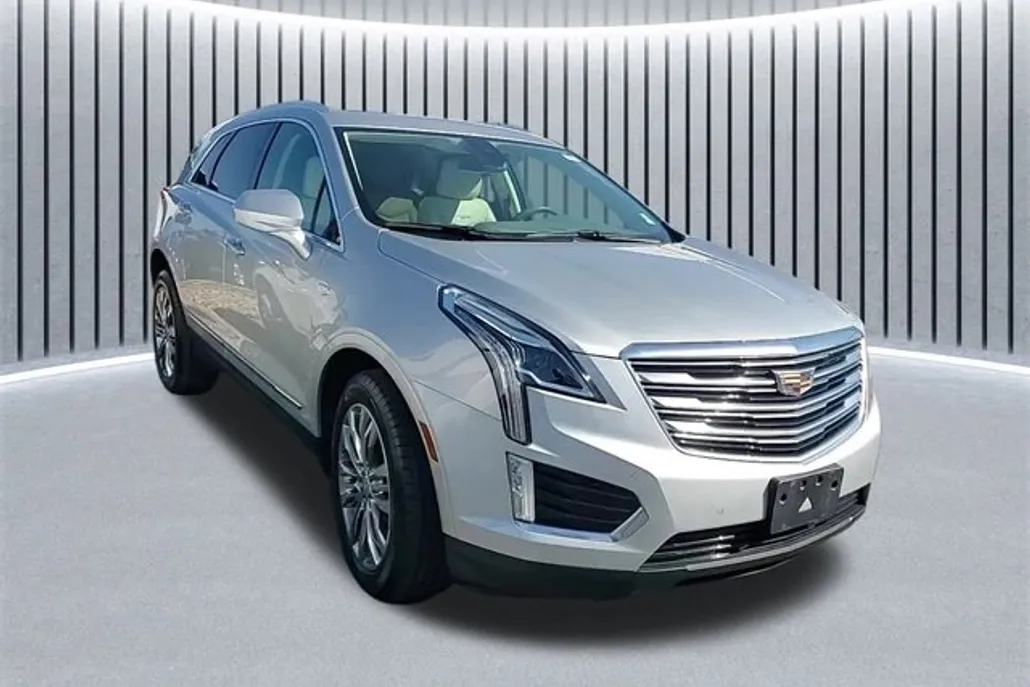 2017 Cadillac XT5 Premium Luxury photo 1