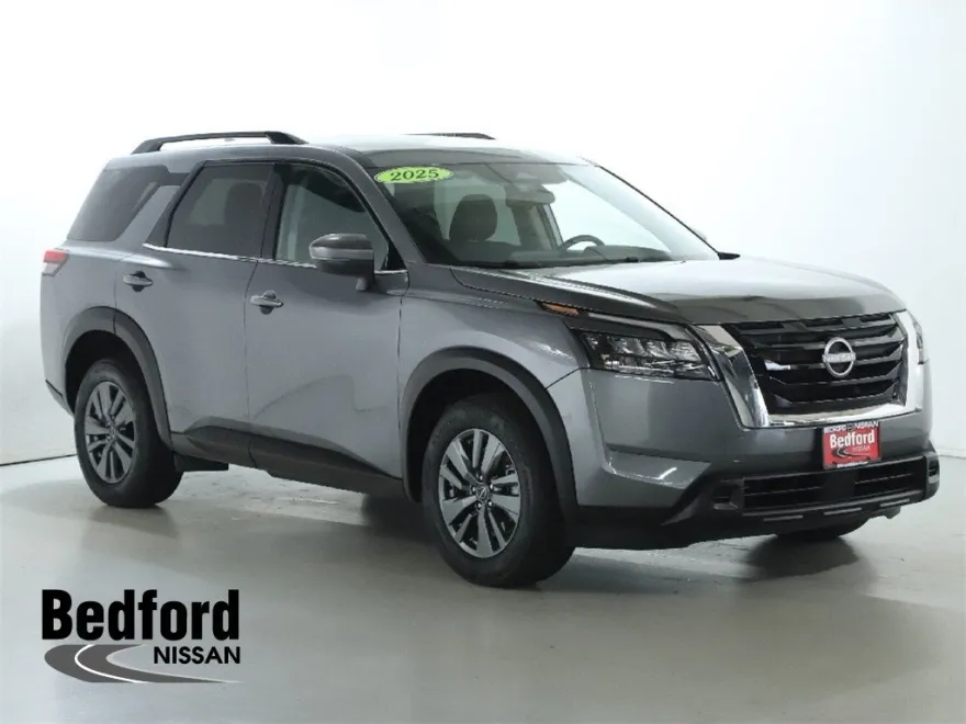 2025 Nissan Pathfinder SV photo 1