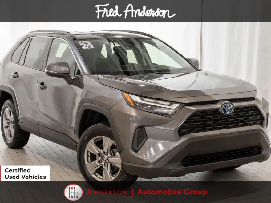 2024 Toyota RAV4 Hybrid XLE photo 1