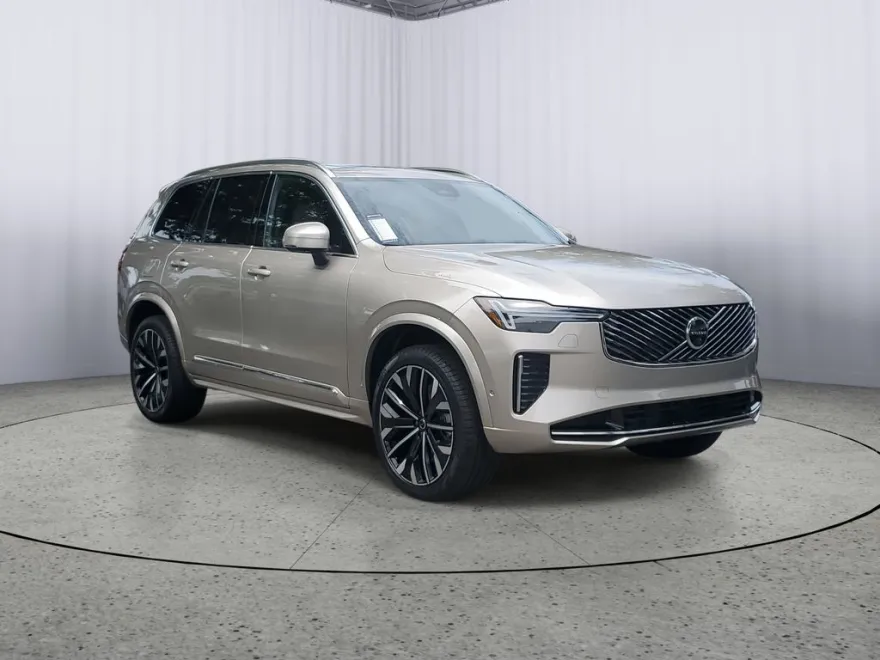2026 Volvo XC90 B5 photo 1