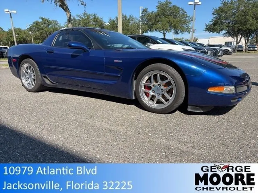 2004 Chevrolet Corvette photo 1