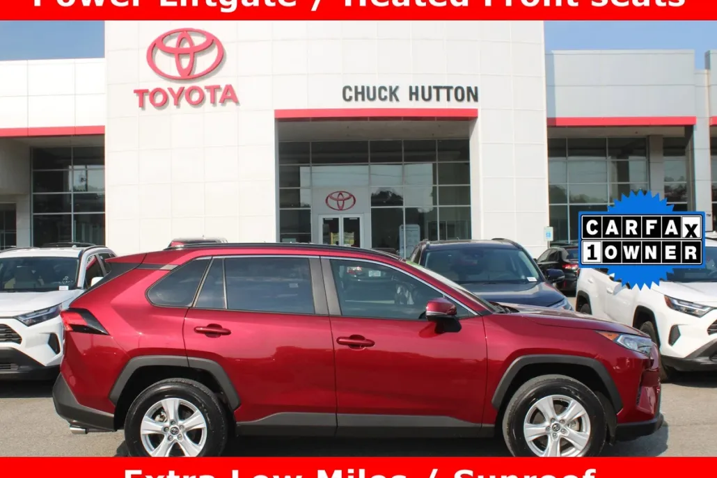 2019 Toyota RAV4 XLE photo 1