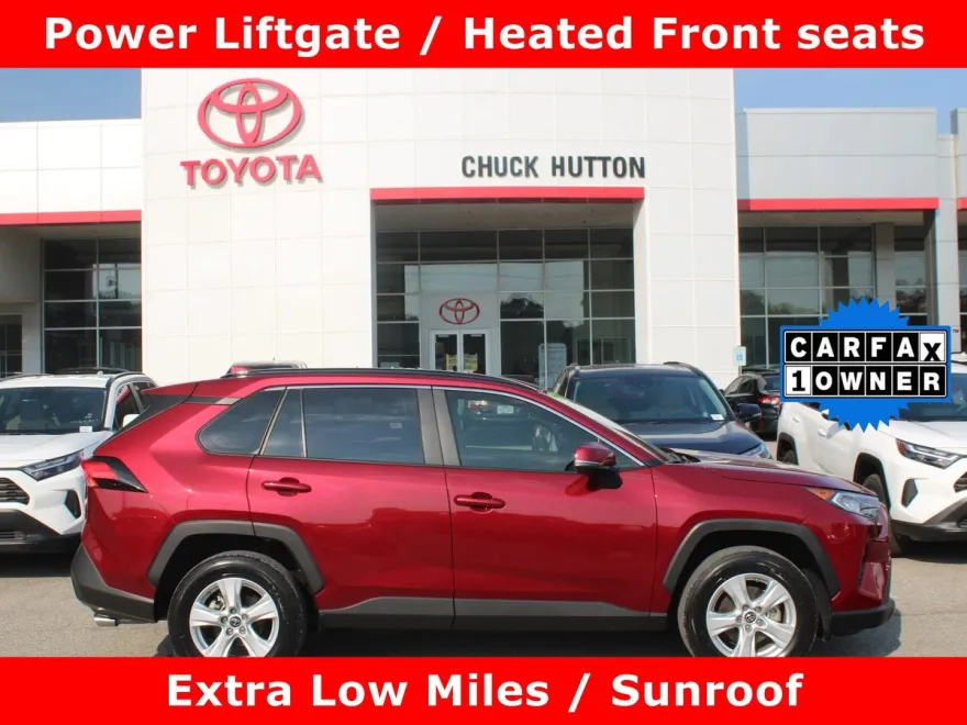 2019 Toyota RAV4 XLE photo 1
