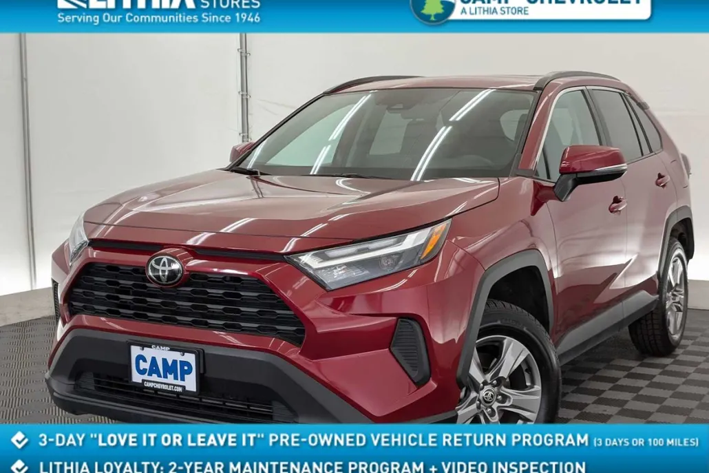 2024 Toyota RAV4 XLE photo 1