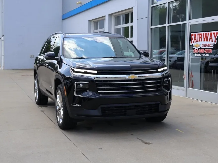 2025 Chevrolet Traverse photo 1
