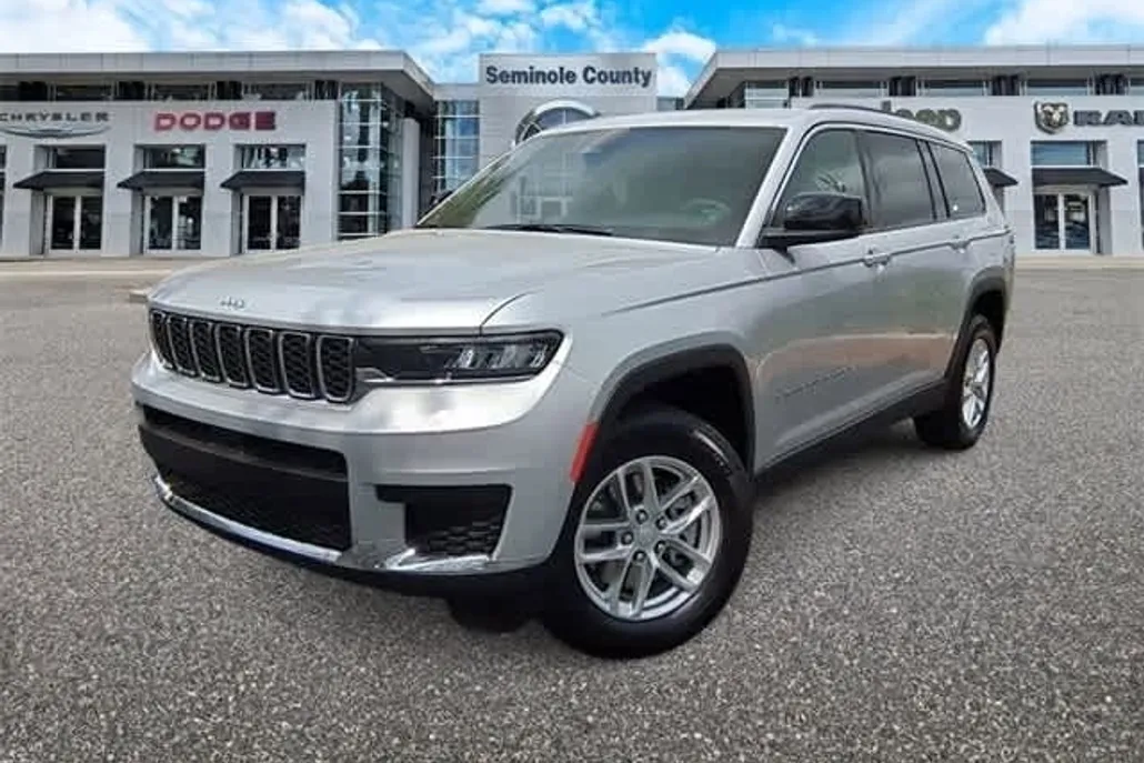 2025 Jeep Grand Cherokee Laredo photo 1