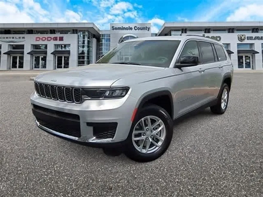 2025 Jeep Grand Cherokee Laredo photo 1