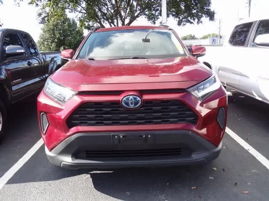 2020 Toyota RAV4 Hybrid LE photo 1
