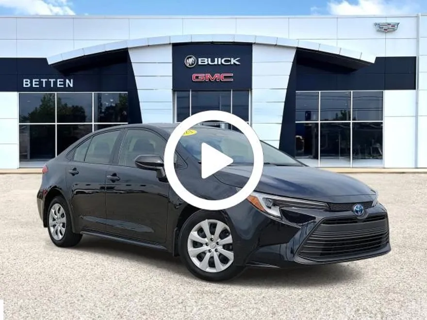 2024 Toyota Corolla LE photo 1