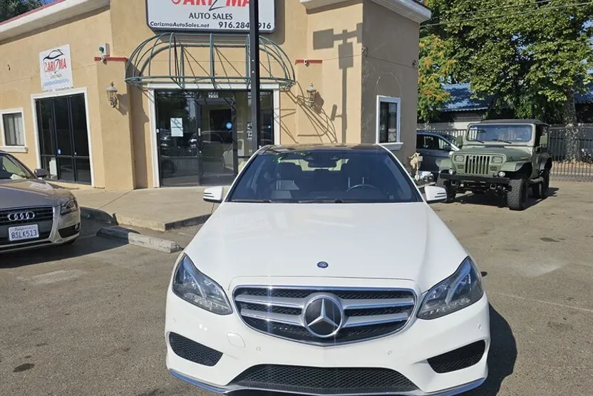 2016 Mercedes Benz E photo 1
