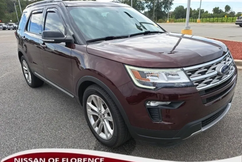 2018 Ford Explorer XLT photo 1
