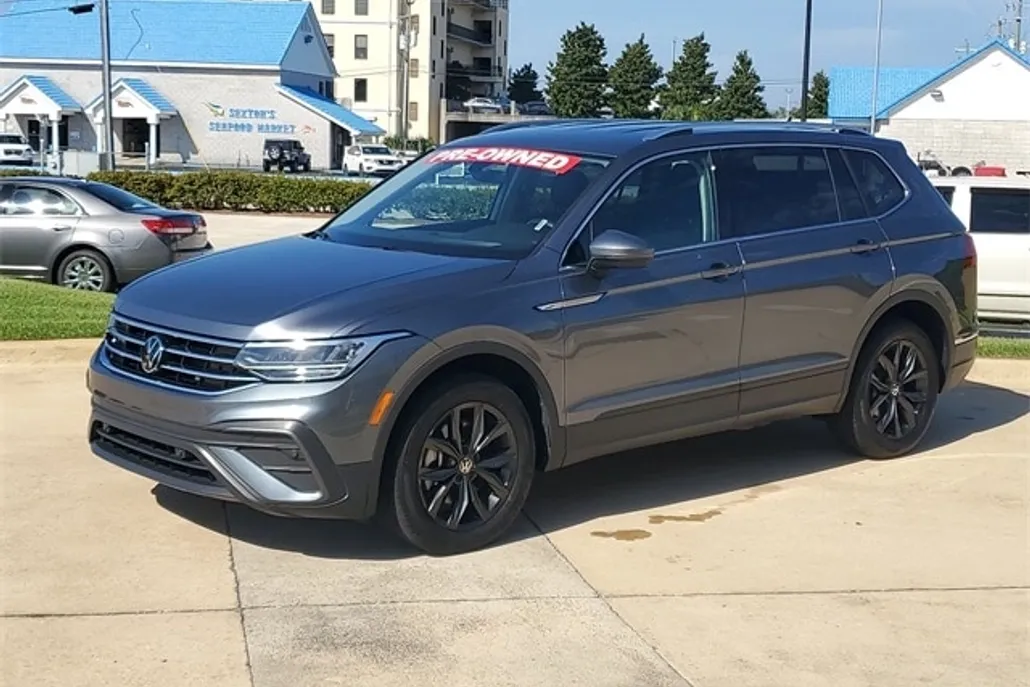 2024 Volkswagen Tiguan SE Wolfsburg Edition photo 1