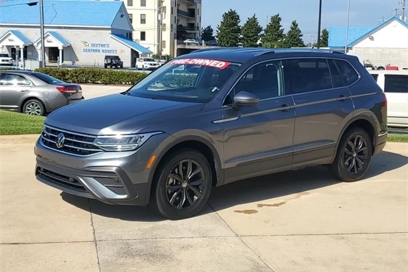 2024 Volkswagen Tiguan SE Wolfsburg Edition photo 1