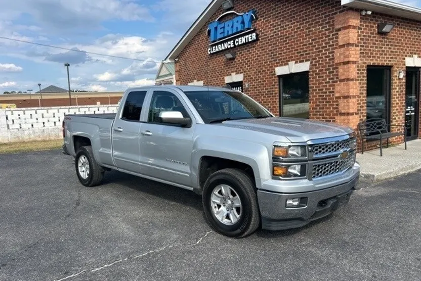 2015 Chevrolet Silverado 1500 LT photo 1