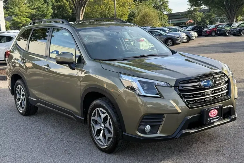 2022 Subaru Forester Premium photo 1