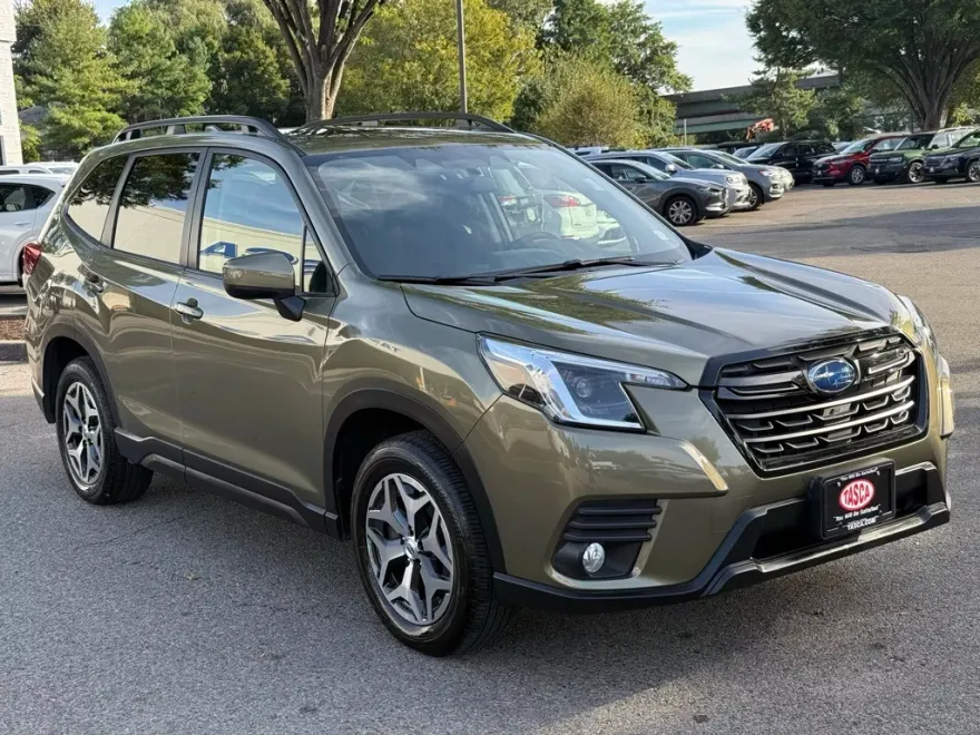 2022 Subaru Forester Premium photo 1