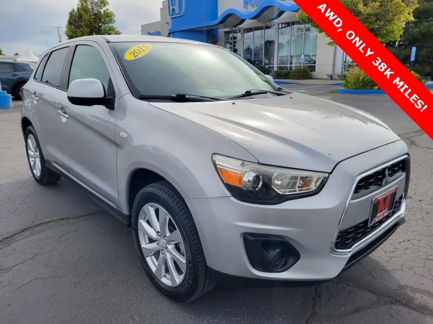 2015 Mitsubishi Outlander Sport ES photo 1