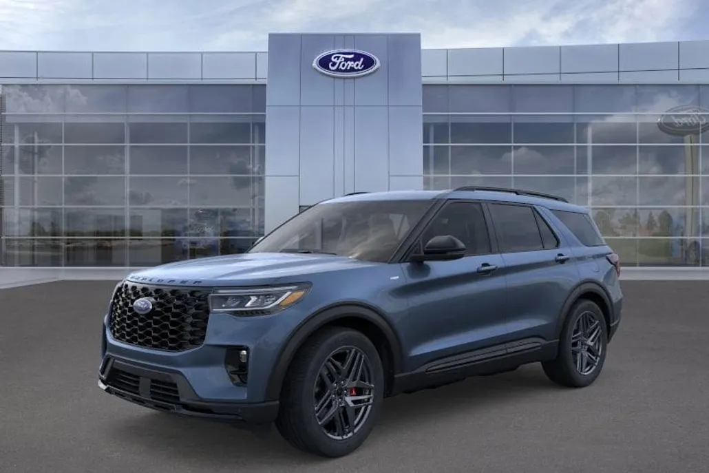 2025 Ford Explorer ST-Line photo 1