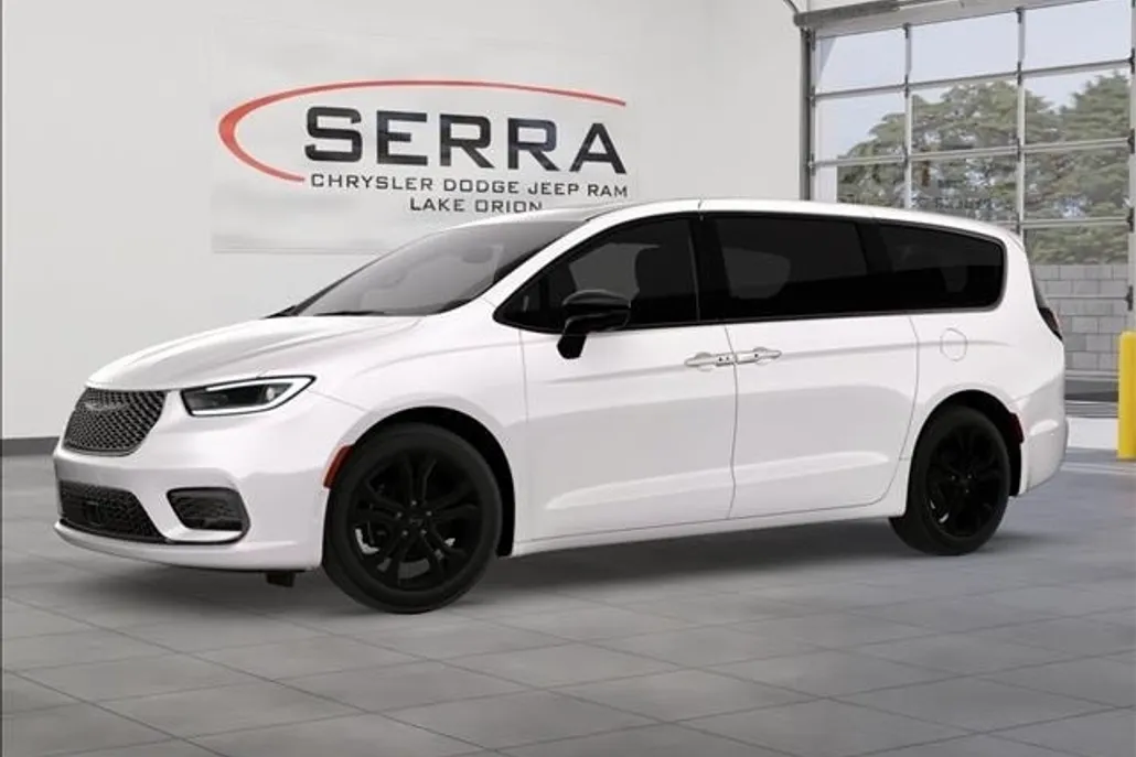 2026 Chrysler Pacifica photo 1