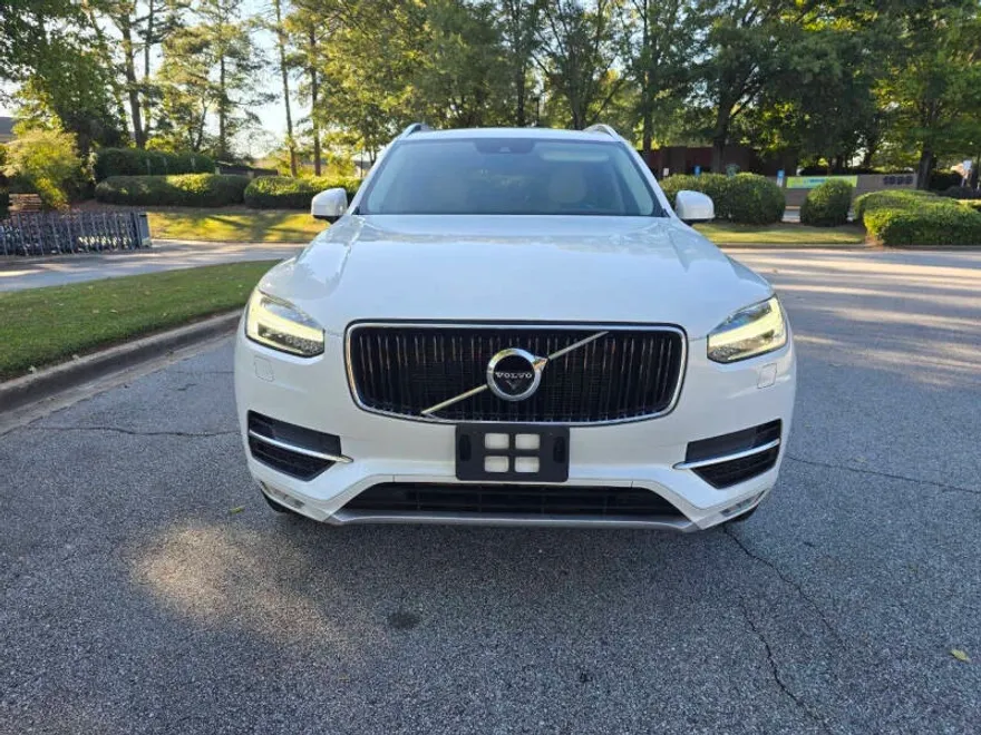 2018 Volvo XC90 T6 AWD Momentum photo 1