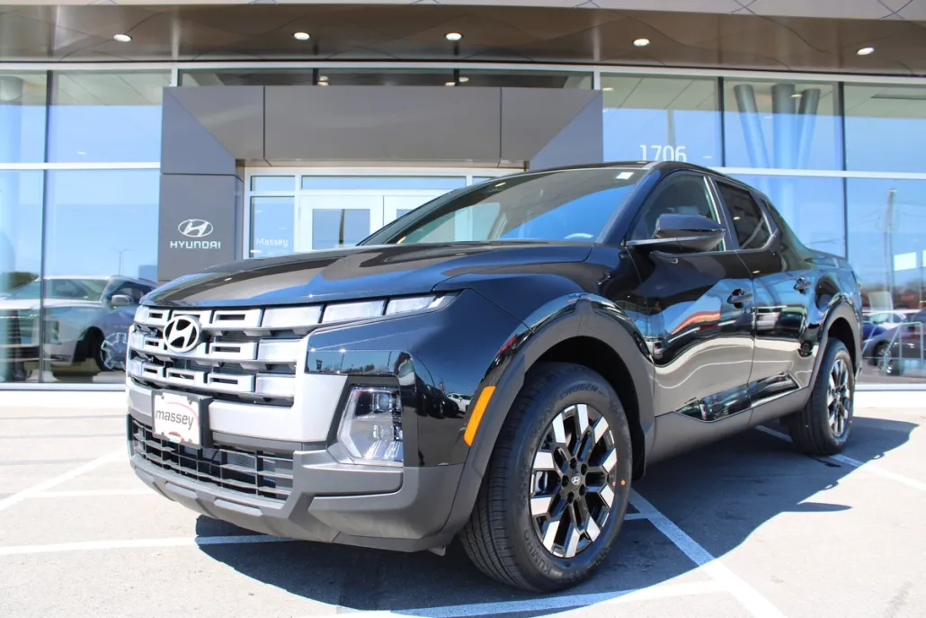 2025 Hyundai Santa Cruz SE photo 1