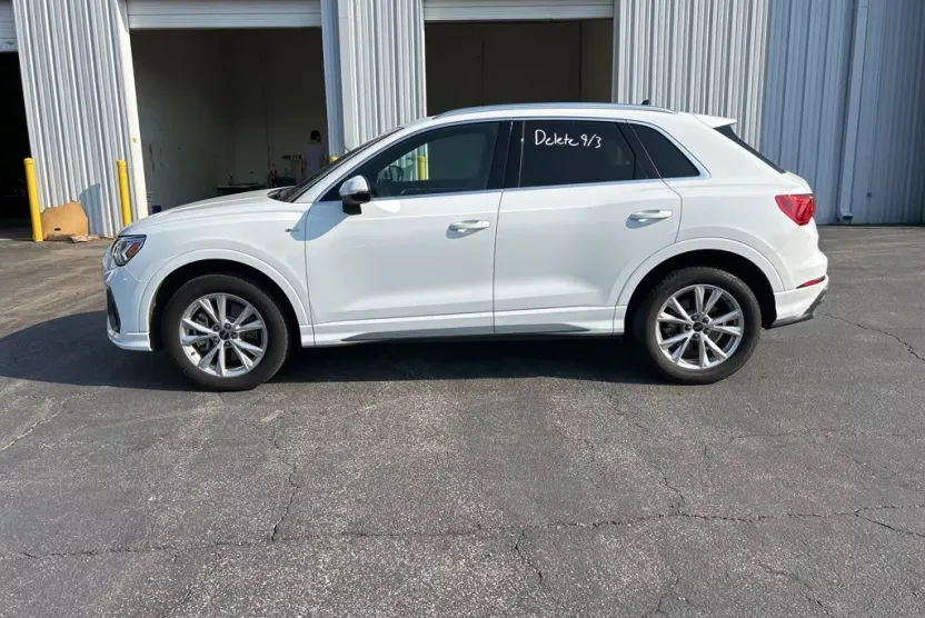 2023 Audi Q3 45 TFSI S line Premium photo 1