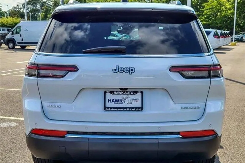 2024 Jeep Grand Cherokee Laredo photo 1