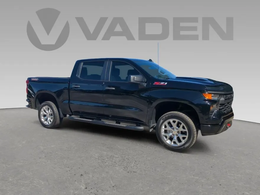2024 Chevrolet Silverado 1500 Custom Trail Boss photo 1