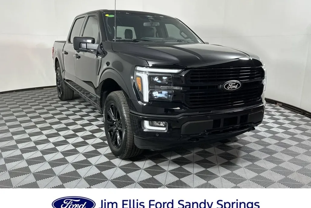 2025 Ford F-150 Platinum photo 1