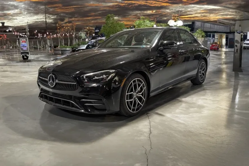 2022 Mercedes Benz E 4MATIC photo 1
