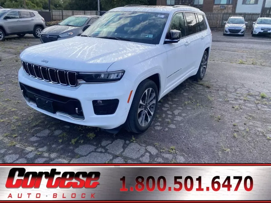 2023 Jeep Grand Cherokee Overland photo 1