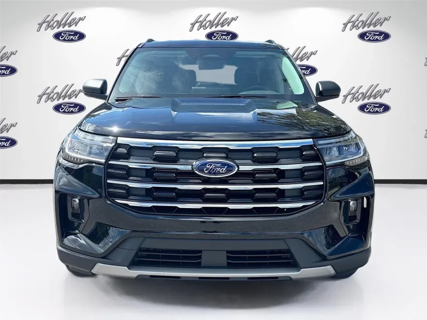 2025 Ford Explorer photo 1