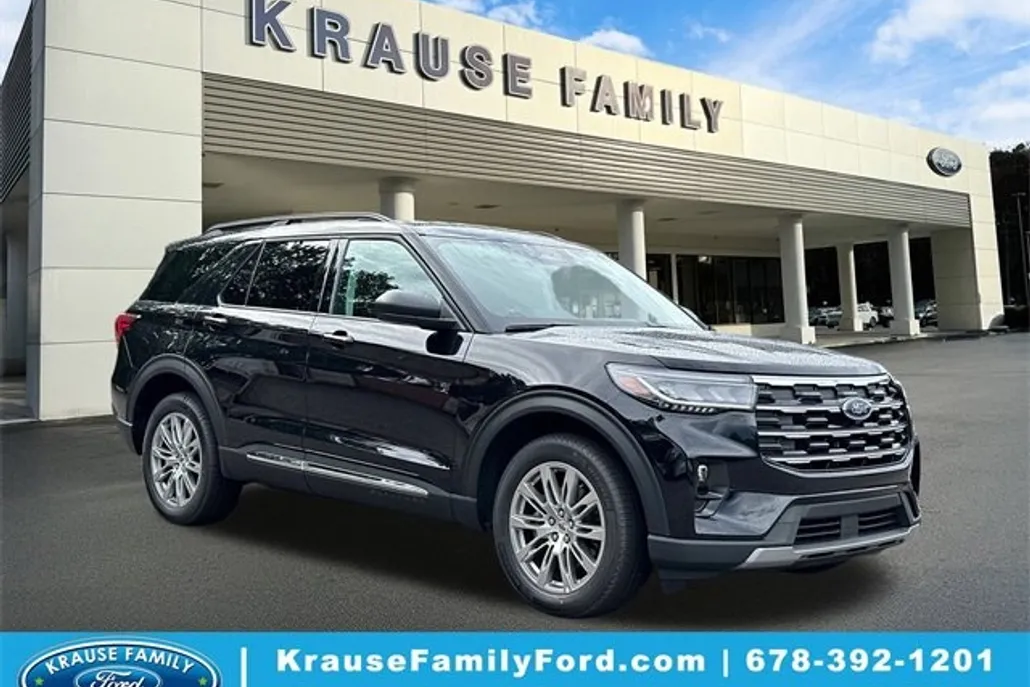2025 Ford Explorer photo 1