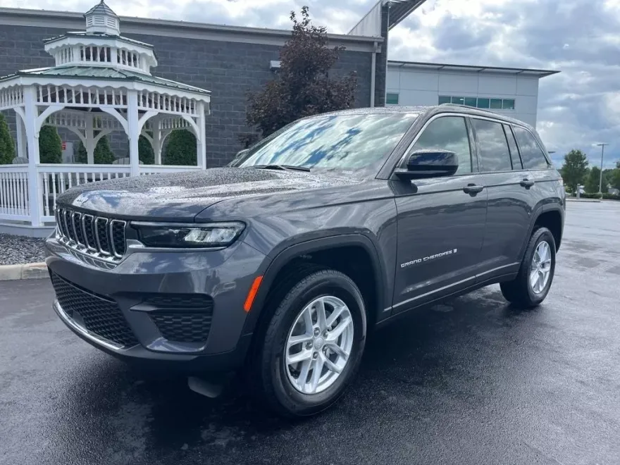 2025 Jeep Grand Cherokee Laredo X photo 1