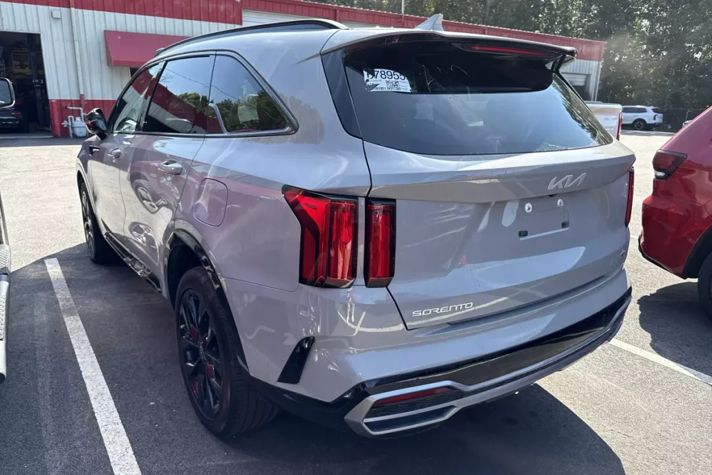 2023 Kia Sorento SX photo 1