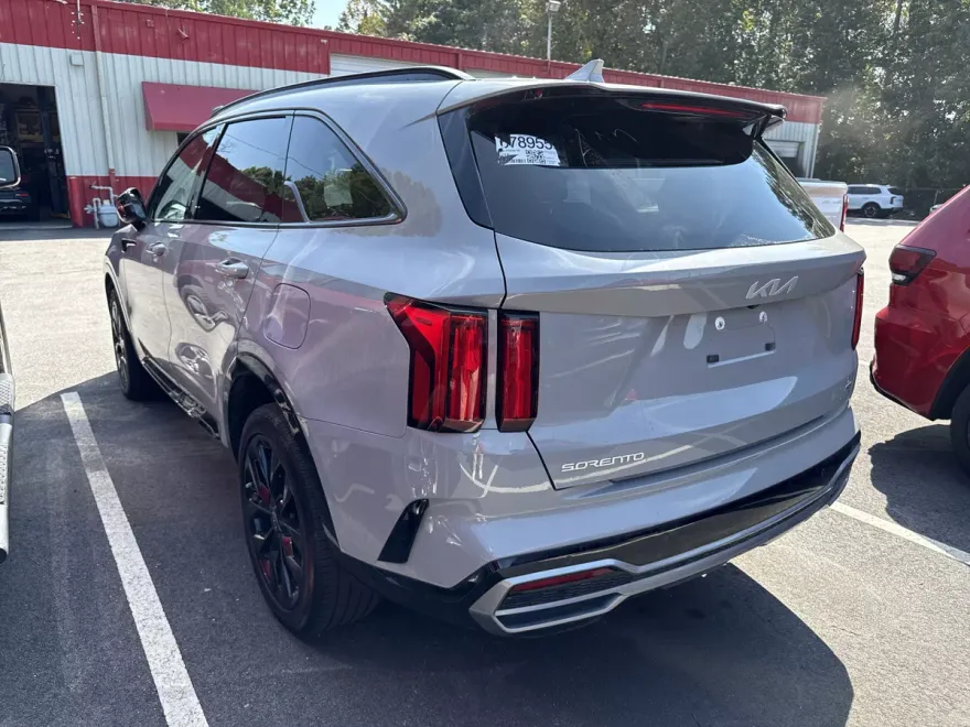 2023 Kia Sorento SX photo 1