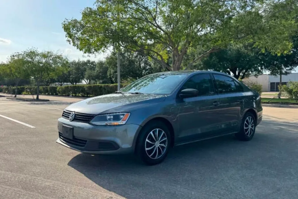 2014 Volkswagen Jetta S photo 1
