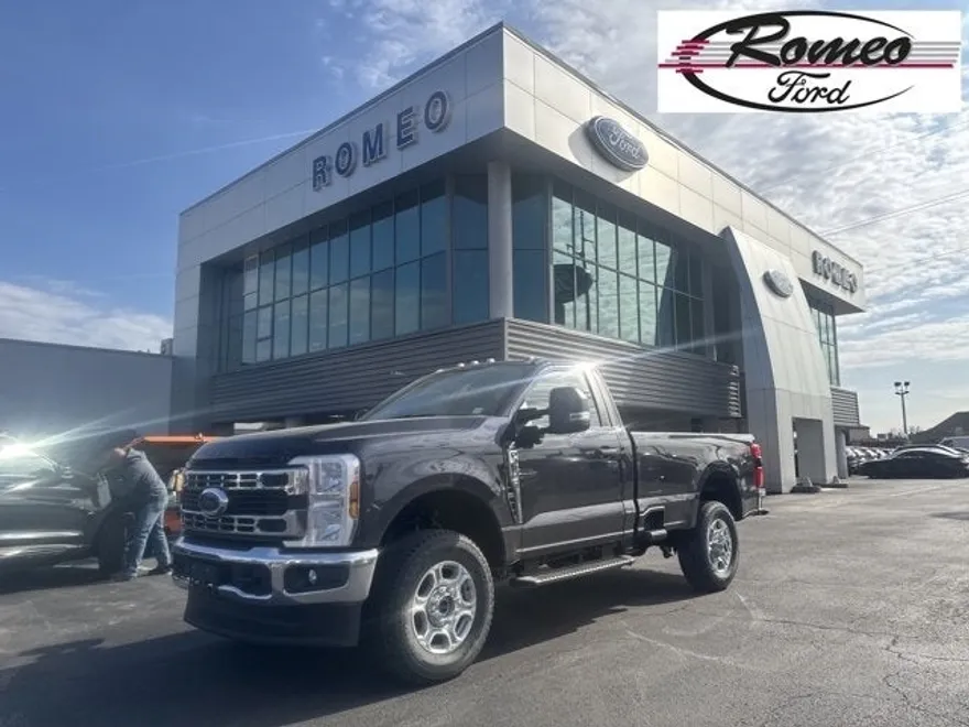 2025 Ford F-350 photo 1