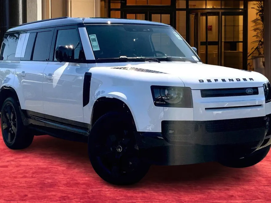 2025 Land Rover Defender 130 X-Dynamic SE photo 1