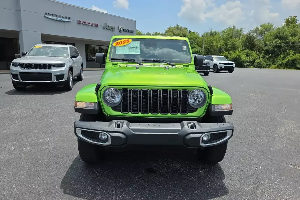 2025 Jeep Gladiator Sport S photo 1