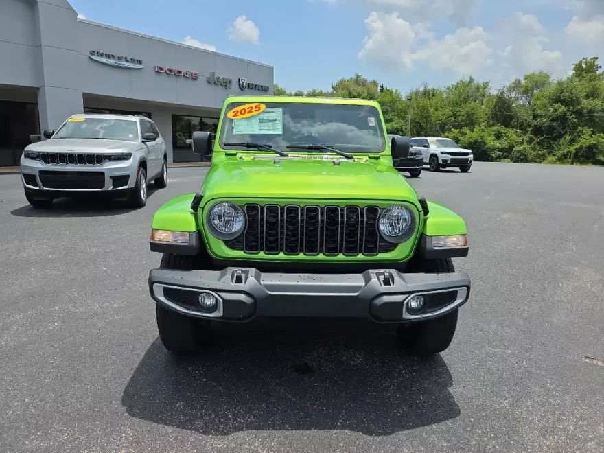 2025 Jeep Gladiator Sport S photo 1