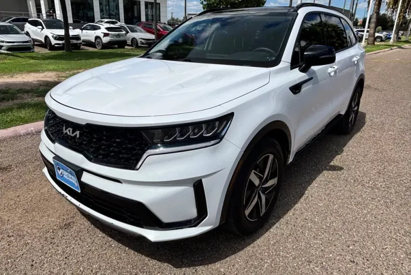 2022 Kia Sorento S photo 1