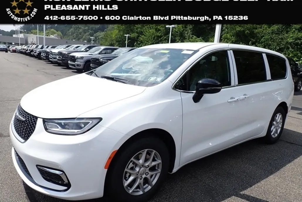 2025 Chrysler Pacifica photo 1