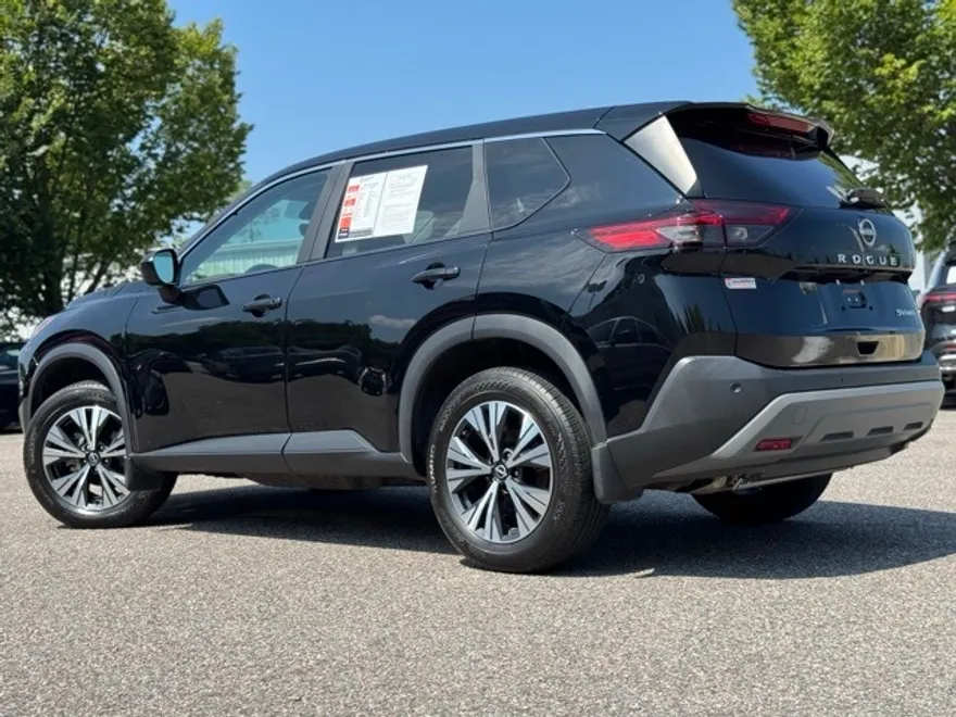 2023 Nissan Rogue SV photo 1