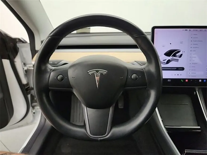 2018 Tesla Model 3 Long Range photo 1