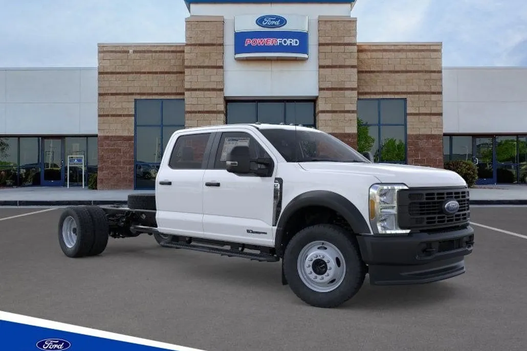 2025 Ford F-550 photo 1