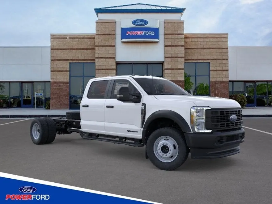 2025 Ford F-550 photo 1