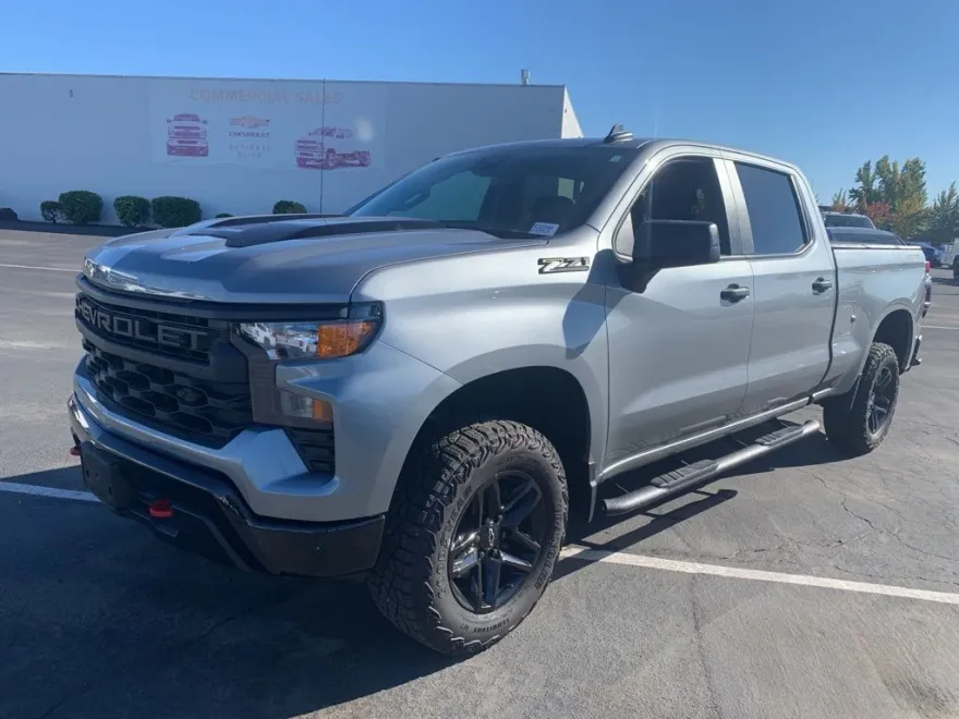 2025 Chevrolet Silverado 1500 Custom Trail Boss photo 1
